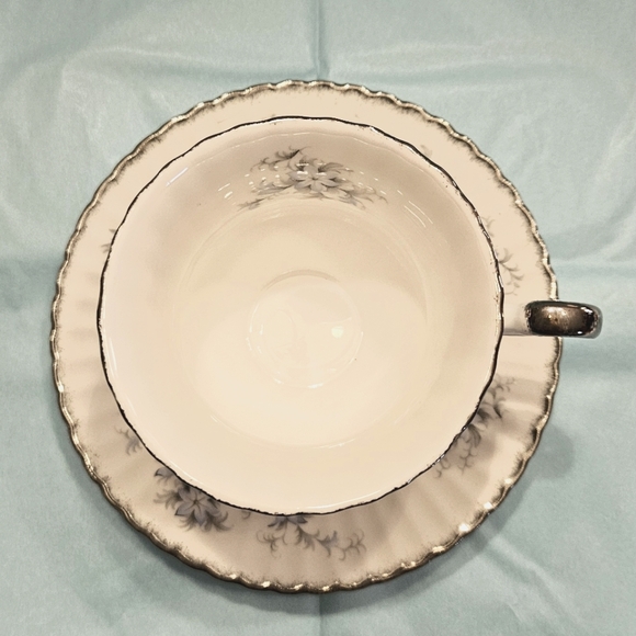 Vintage Paragon "Bride's Choice" pattern  cup and saucer. - Picture 3 of 8